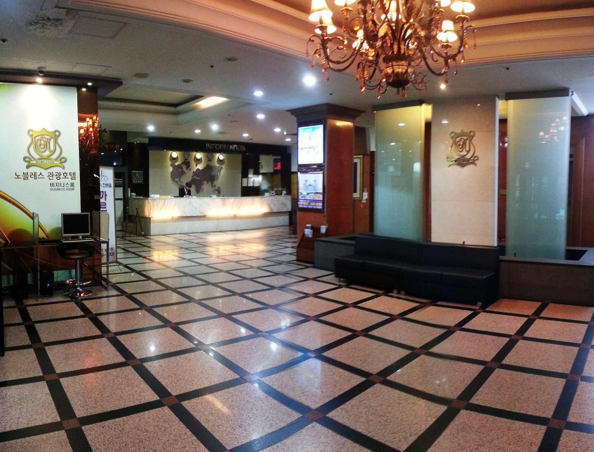 Hotel Noblesse Сеул Екстер'єр фото
