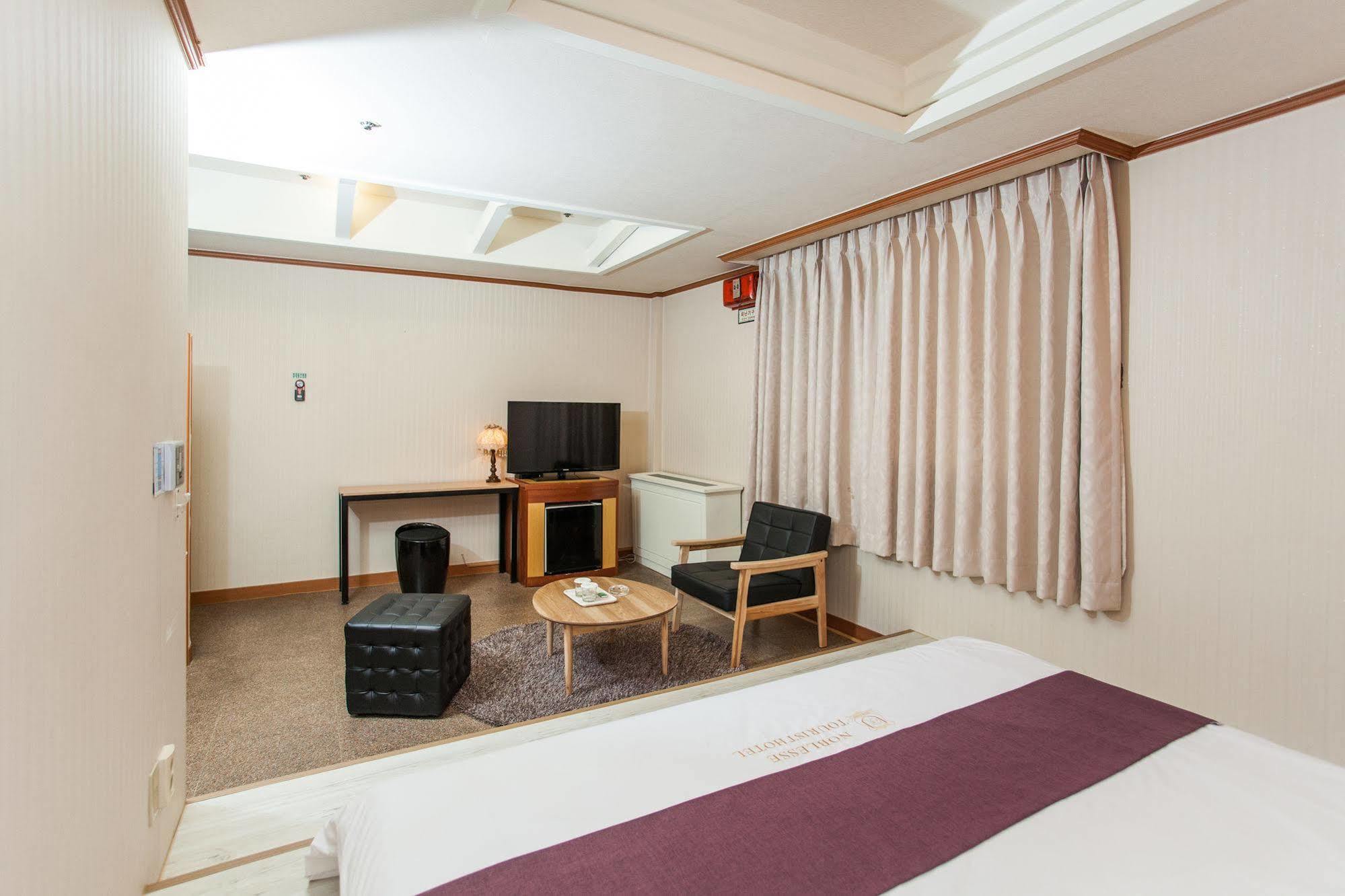 Hotel Noblesse Сеул Екстер'єр фото