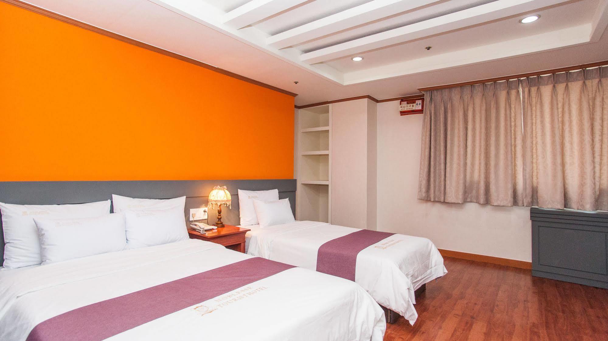 Hotel Noblesse Сеул Екстер'єр фото
