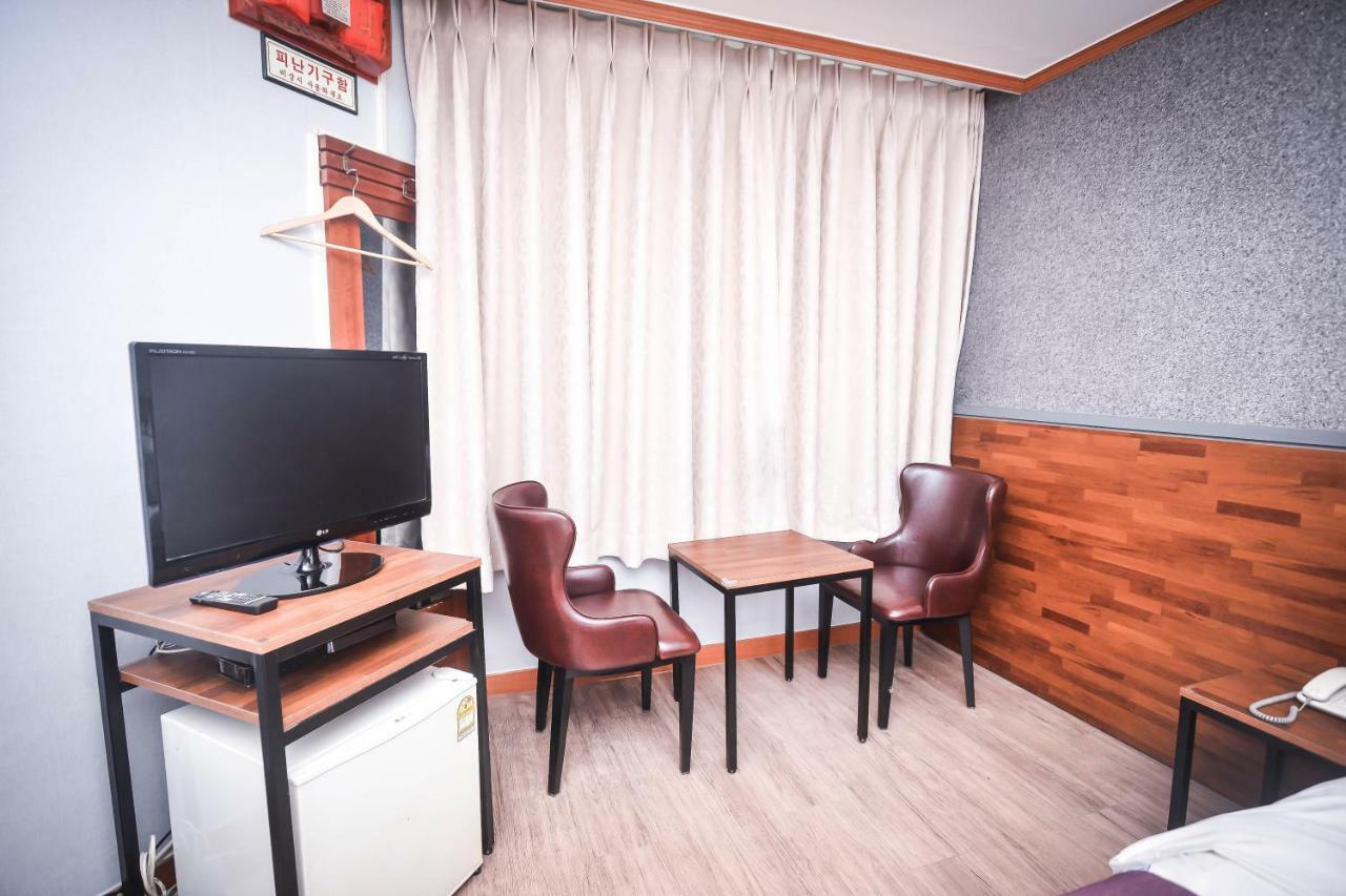 Hotel Noblesse Сеул Екстер'єр фото
