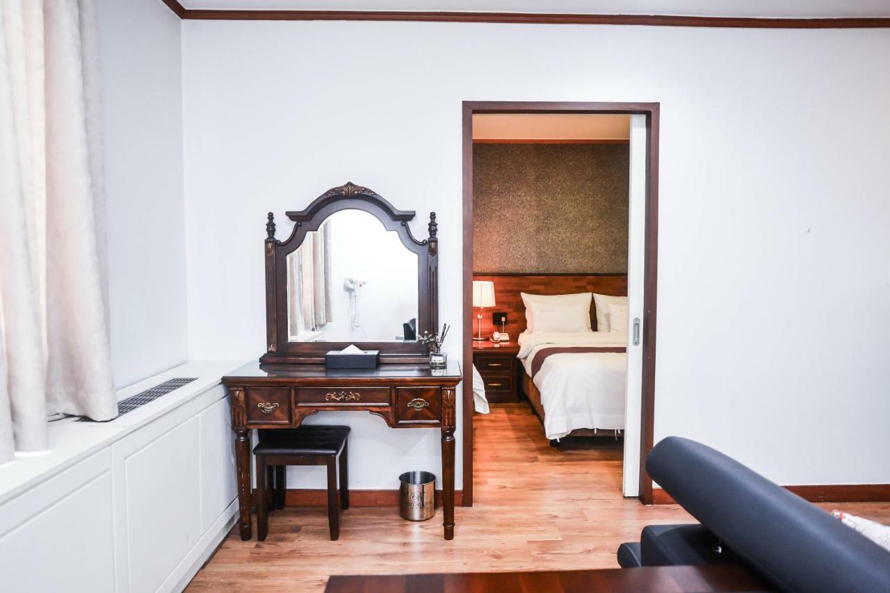 Hotel Noblesse Сеул Екстер'єр фото