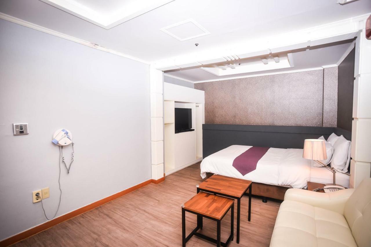 Hotel Noblesse Сеул Екстер'єр фото